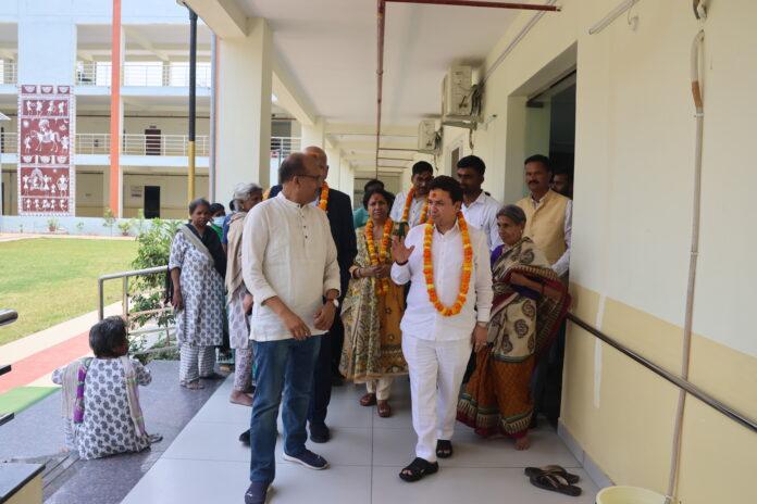 Picture 1_Mr. Pradeep Kumar Aggarwal, Founder & Chairman, Signature Global, during a visit to the elderly care facility in Varanasi, engaging with residents and project stakeholders